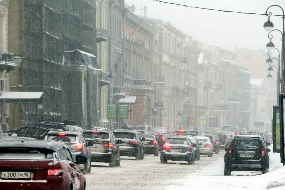 Утром вторника в Петербурге снова образовались пробки
