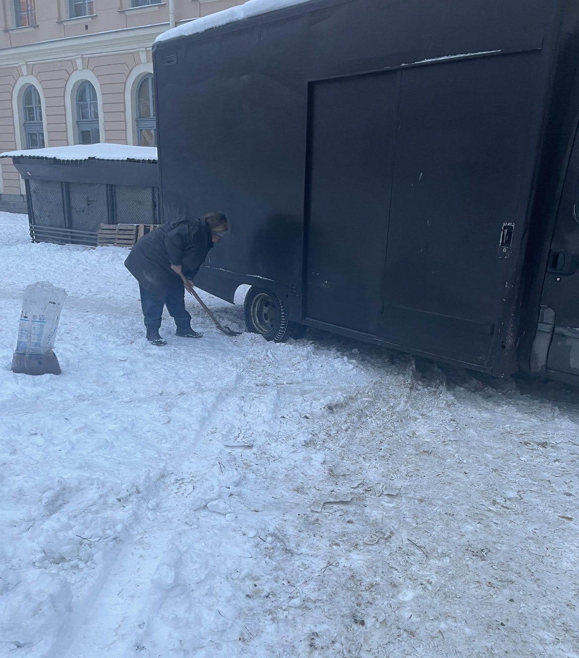 Петербуржцы отметили отсутствие спецтехники на улицах города после снегопада