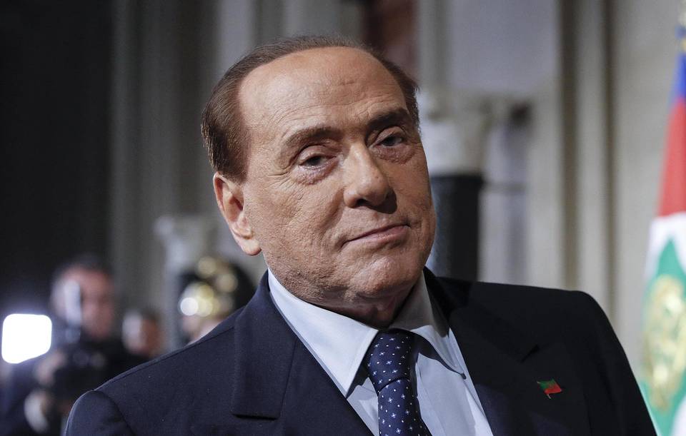 Берлускони сдается: он снял свою кандидатуру с поста президента Италии