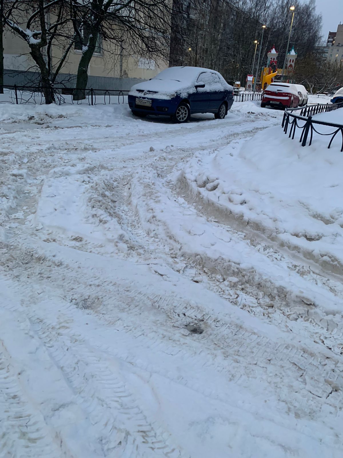 Смольный делится выдуманной статистикой уборки снега в Санкт-Петербурге 
