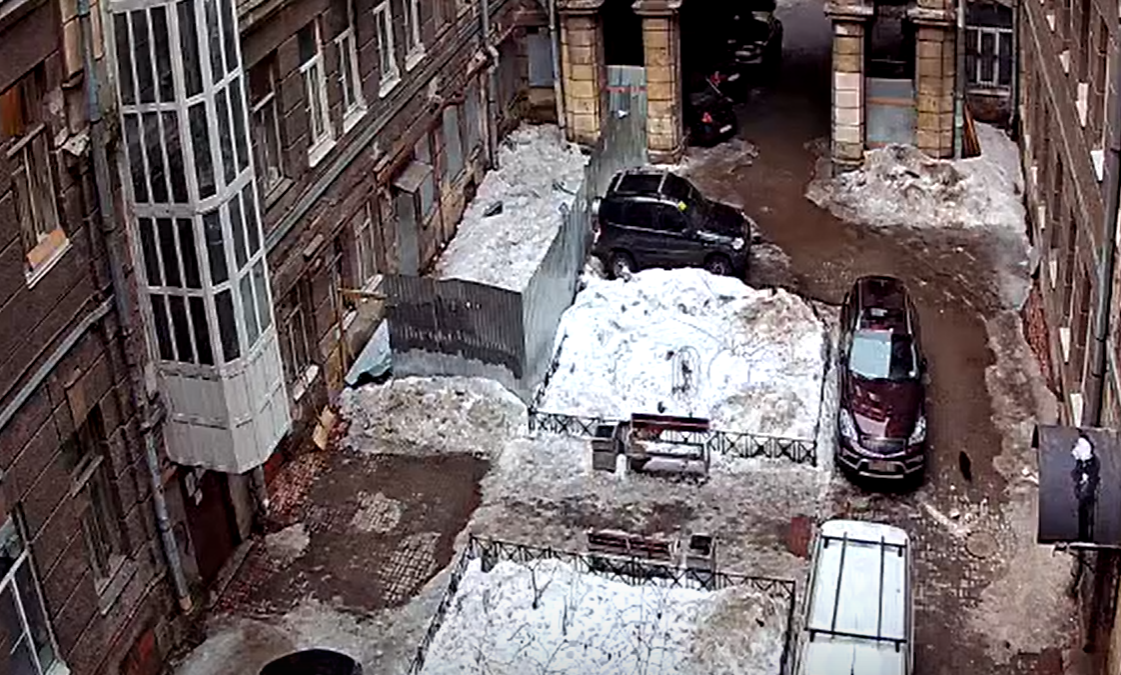Смольный игнорирует участившиеся случаи обрушения фасадов зданий в Петербурге 