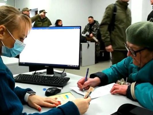 Россия продолжает выплаты гражданам освобожденных украинских территорий