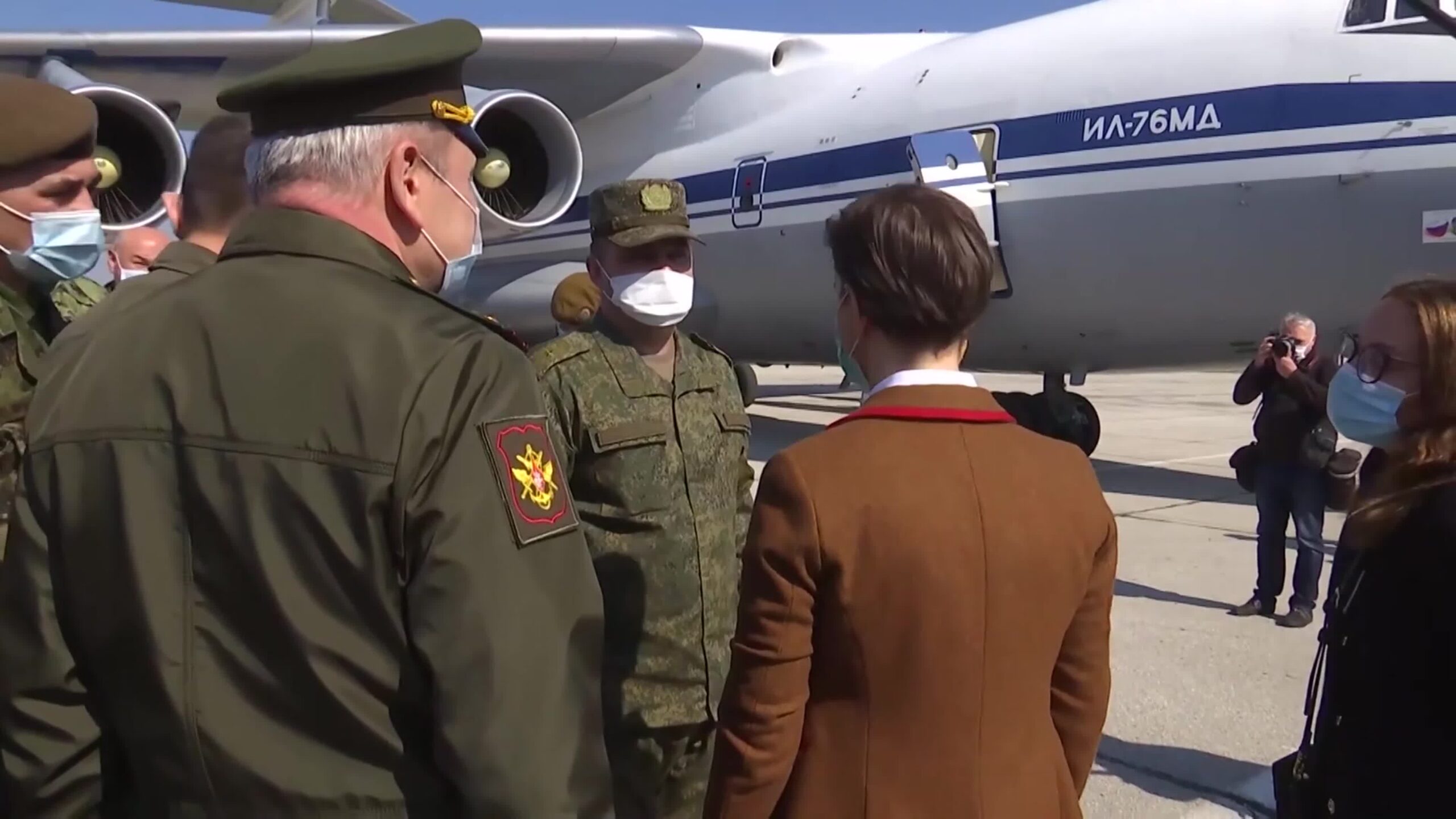 Пятый самолет с российской помощью для борьбы с COVID-19 прибыл в Сербию