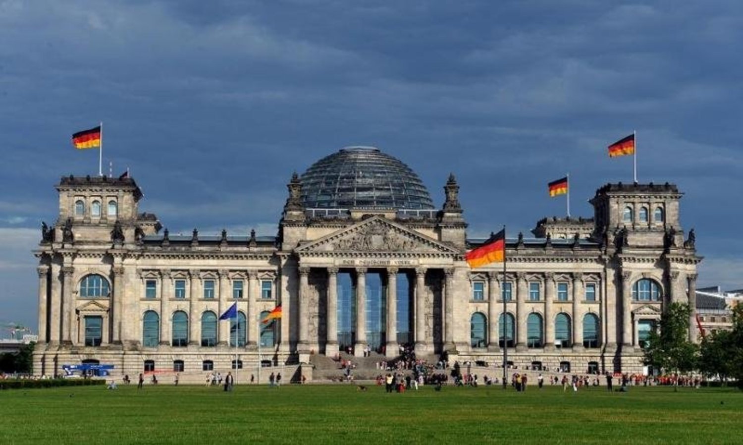 Простые немцы пострадают от увеличения военного бюджета ФРГ
