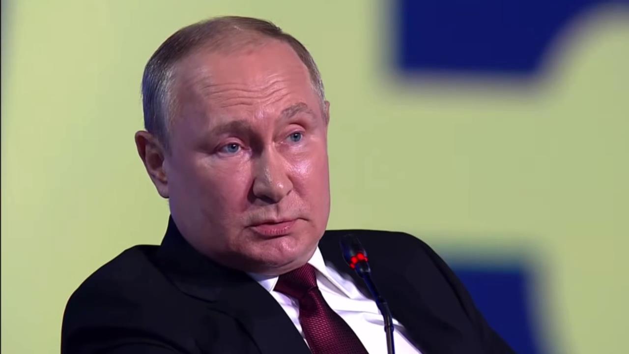 Путин: «Мы сильные люди и можем справиться с любыми вызовами»
