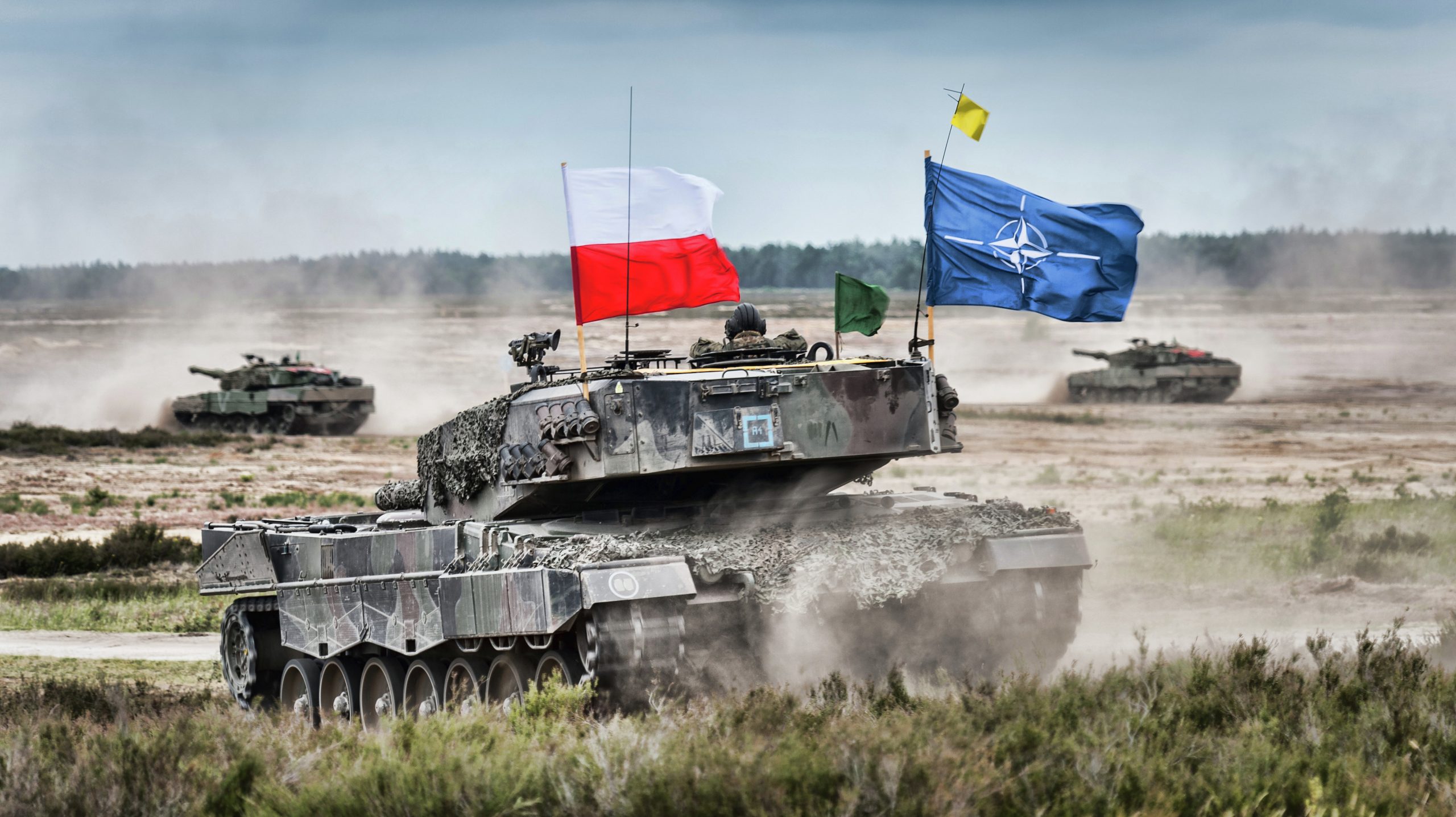 “Четыре танкиста и Зеленский”: Польша приценивается к западу Украины