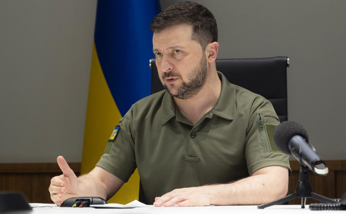 Зеленский признался, что ежедневно гибнет около сотни военнослужащих Украины