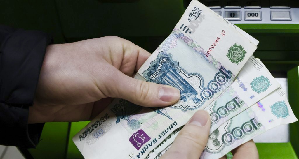 Заявление о средней зарплате в Петербурге в 80 тысяч поставило под сомнение адекватность Смольного 