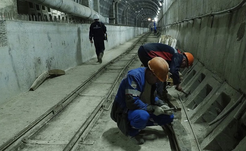 Мундеп Туктаров назвал пустыми обещаниями заявления Беглова о строительстве 89 станций метро 