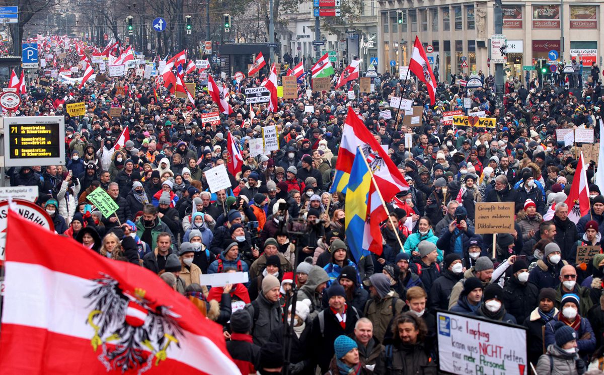 Европейцам надоели Зеленский и беженцы: в странах ЕС прошли протесты против поддержки киевского режима