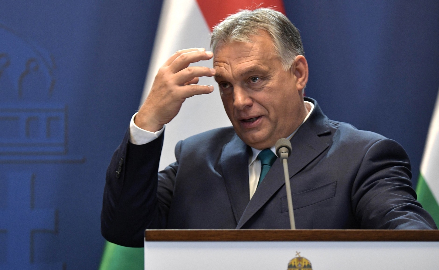 Орбан призывает пересмотреть санкции против России