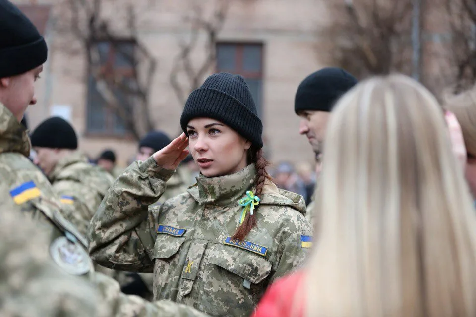 Докатились: в Украине объявили женскую мобилизацию