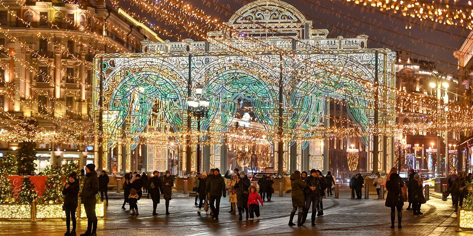 «Москва будет гореть»: в рождественскую ночь в столице включат праздничную подсветку