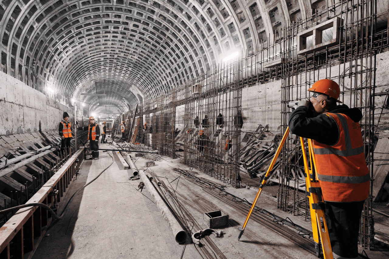 Пашковский: нехватка финансирования не позволяет строить в Петербурге новые станции метро