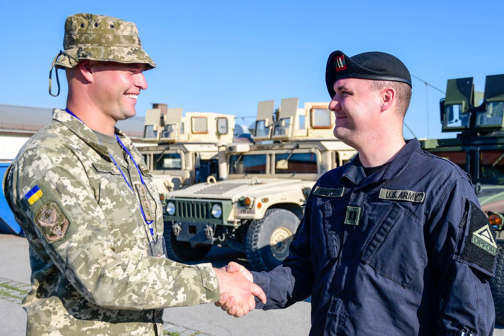 «Уже не смешно»: Брюссель отправит в Украину военных инструкторов, но потом