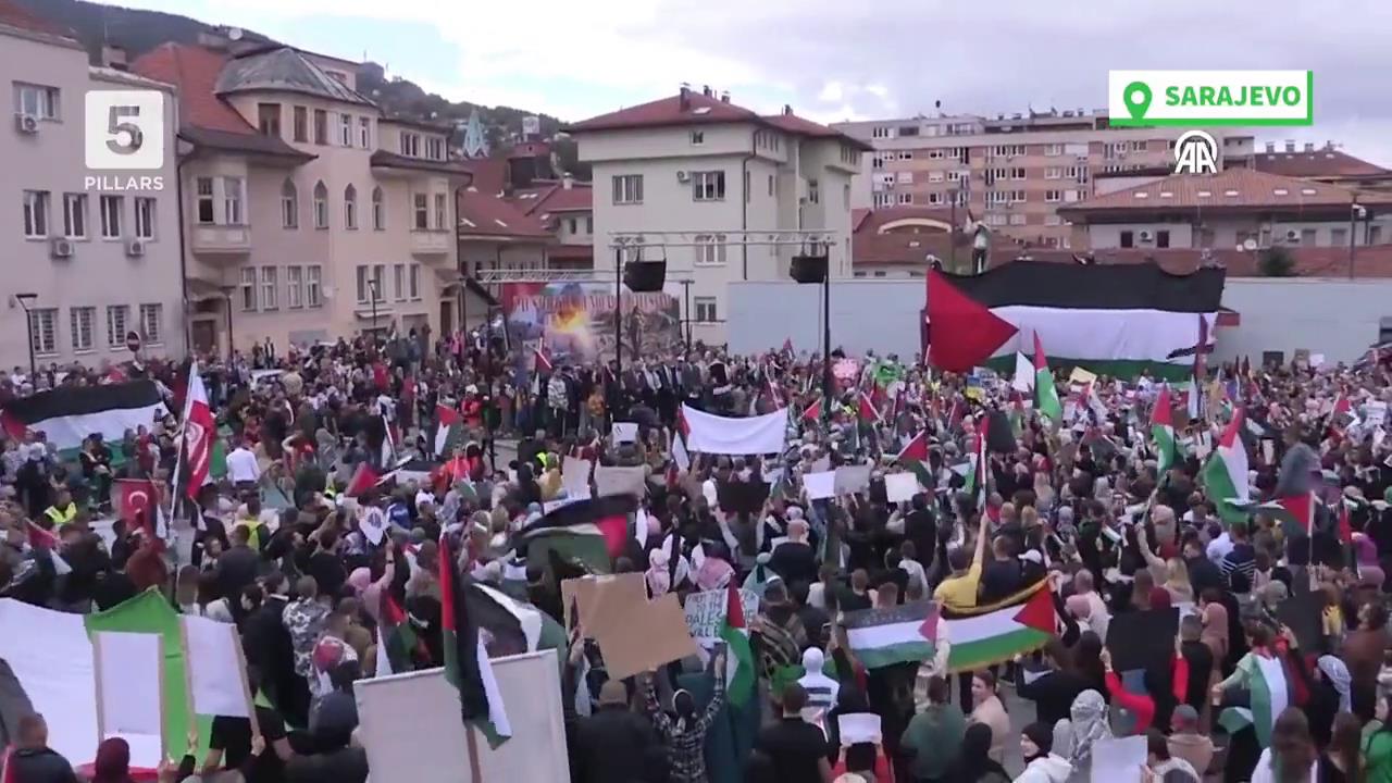 В Сараево тысячи людей вышли поддержать Палестину