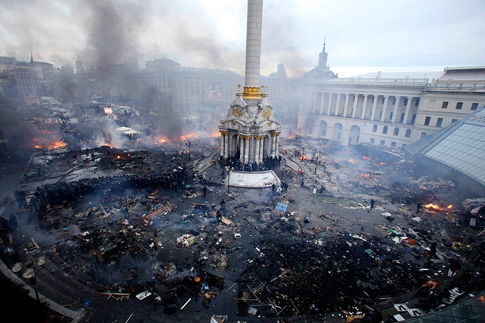 Десять лет обмана: от Евромайдана до Украины в руинах