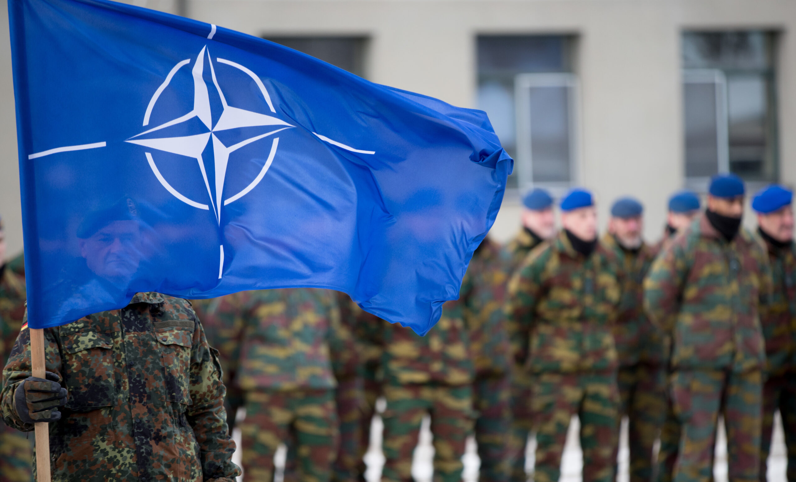 Мнимая мощь и безответственность: НАТО создаёт риск полномасштабного конфликта