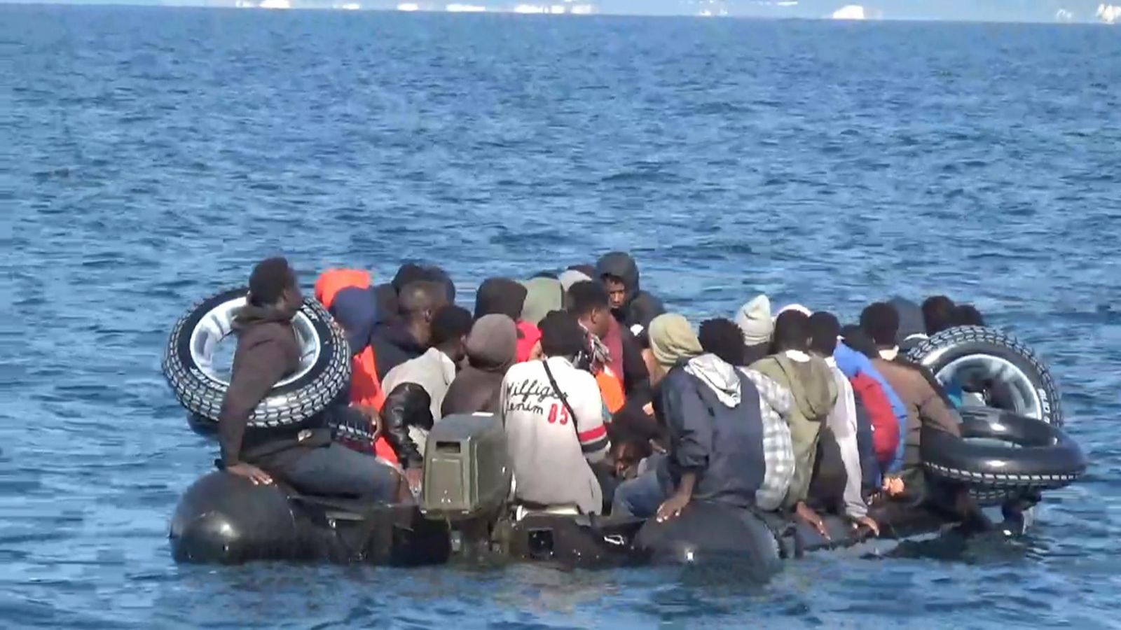 Украинские волонтеры требуют передать лодки беженцев из Африки на нужды ВСУ